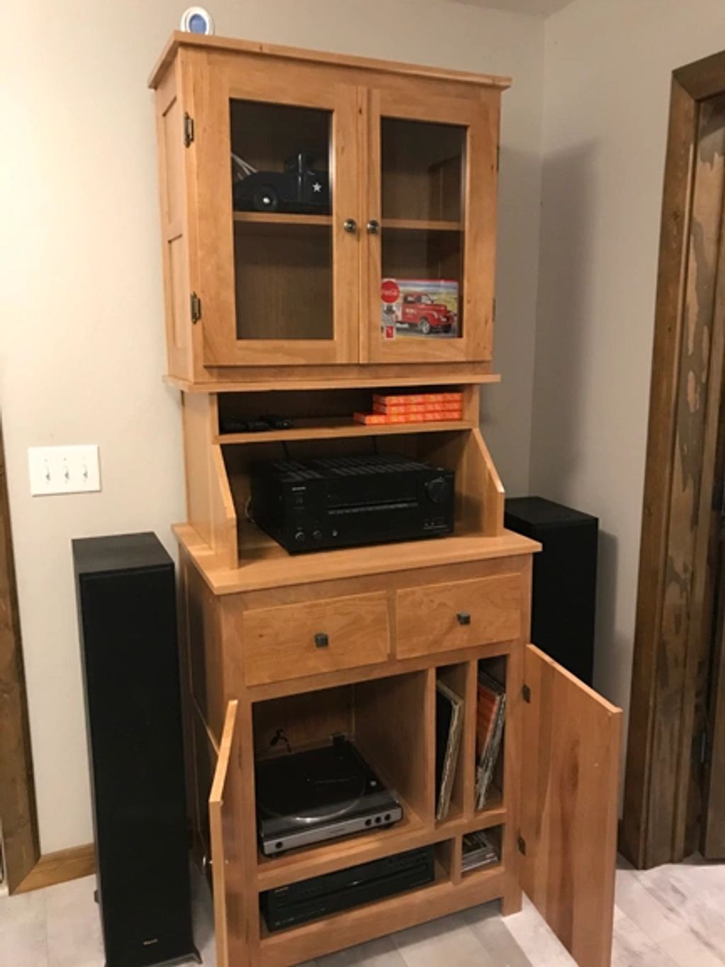 Mt Vernon custom furniture cabinet. Mt Vernon custom made furniture. Woodlawn custom made furniture.