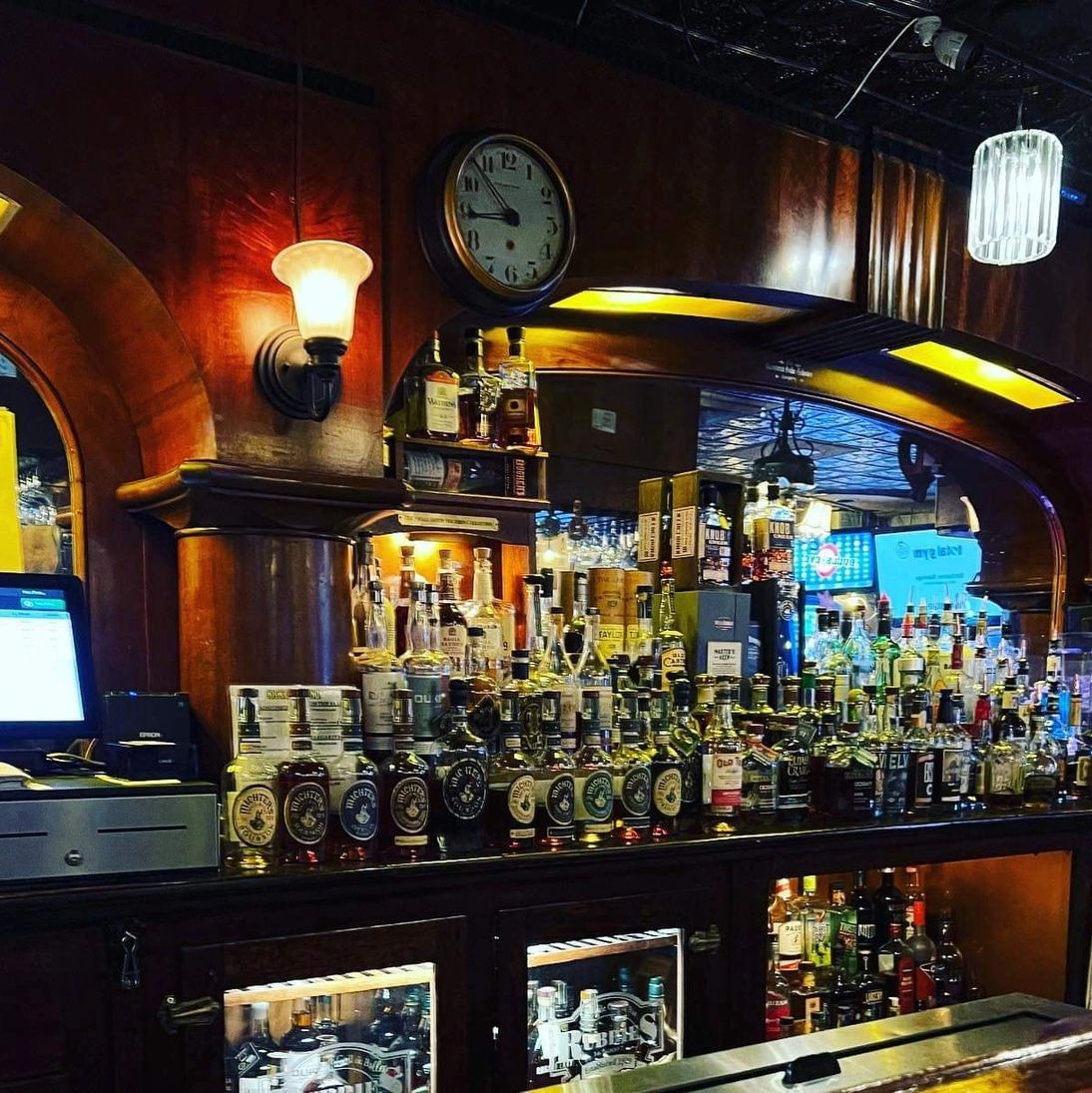 Rubbies Southside Grill & Bar