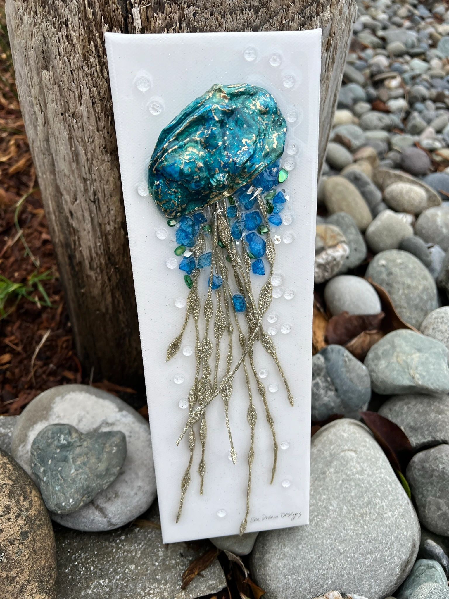 Glass Beaded Hanging Jellyfish - Eclectic Treasures – Eclectic Treasures