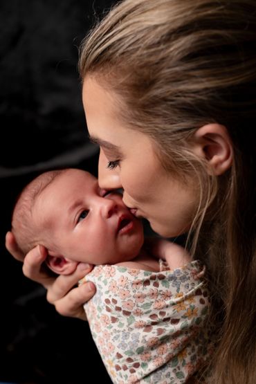 Newborn photography, newborn photographer, in-home photography. 