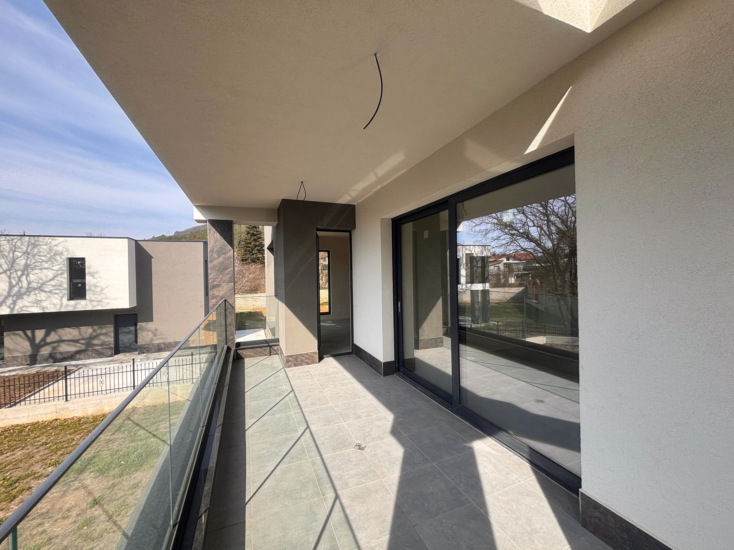 Нова, Модерна, Луксозна Къща във Варна, квартал Манастирски рид, Директно от Собственика.