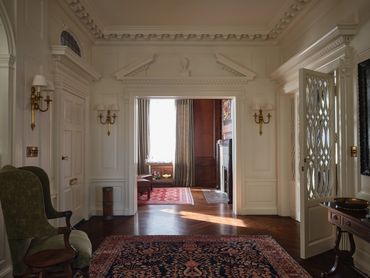 Vestibule SF residence designed by Moksa Studio. Photography by Michael Clifford. 