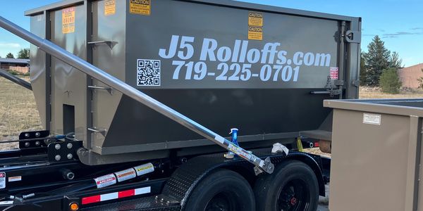 Roll-off dumpster