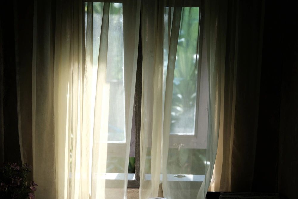 HOW TO DIFFERENTIATE BETWEEN DAY, BLACKOUT AND NIGHT CURTAINS