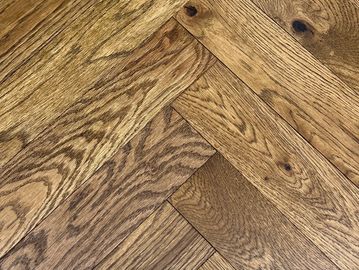 Engineered wood herringbone floor 