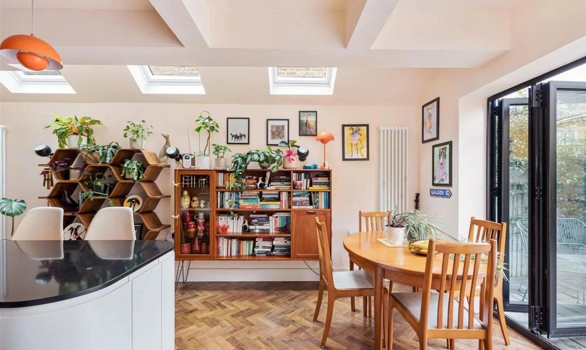 Essex and London Construction deliver basements, extensions and loft conversions in Aldgate.
