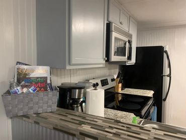 Full Kitchen, well equipped with everything you need to prepare your favorite meal while at the lake!