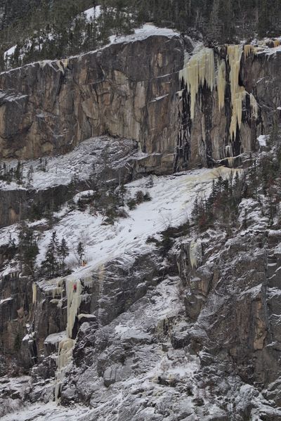 Jormungander, C'est pas la mer à boire, Hautes-Gorges, Charlevoix, Quebec, Ice climbing, escalade