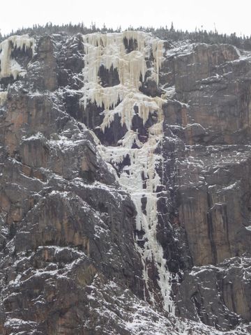 La Pomme d'Or, Hautes-Gorges-de-la-Rivière-Malbaie, Charlevoix. 

Escalade de glace/ Ice climbing