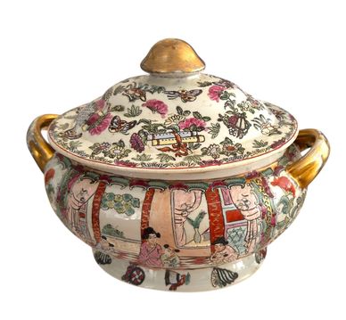 19th Century Chinese Export Porcelain Covered Tureen 