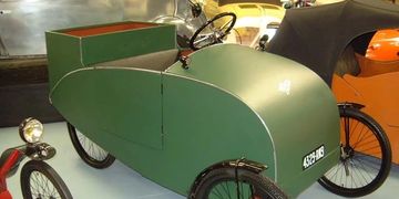 Mochet Motorized Velocar