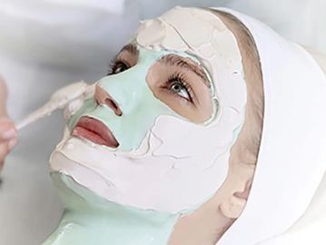 Double mask during a skin tightening facial~