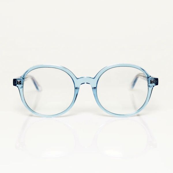 Luxury Black eyeglass wear