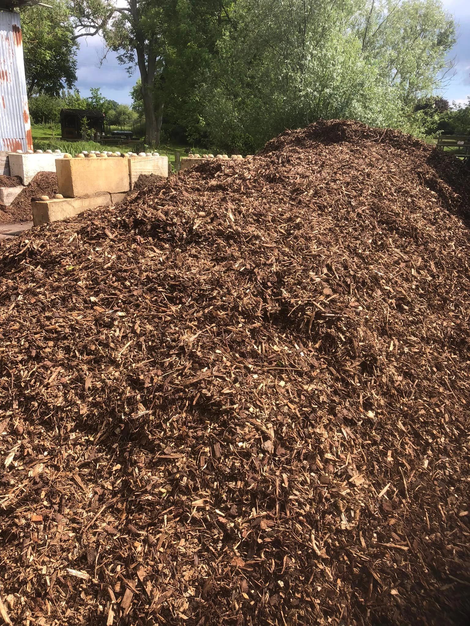 1 Cubic Metre 0-75mm Ornamental Mulch. Available loose or in Bulk Bags for Collection or Delivery.