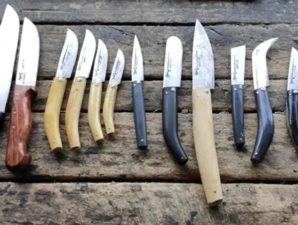 hand made steel knives
