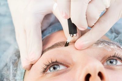 MICROBLADING EYEBROWS