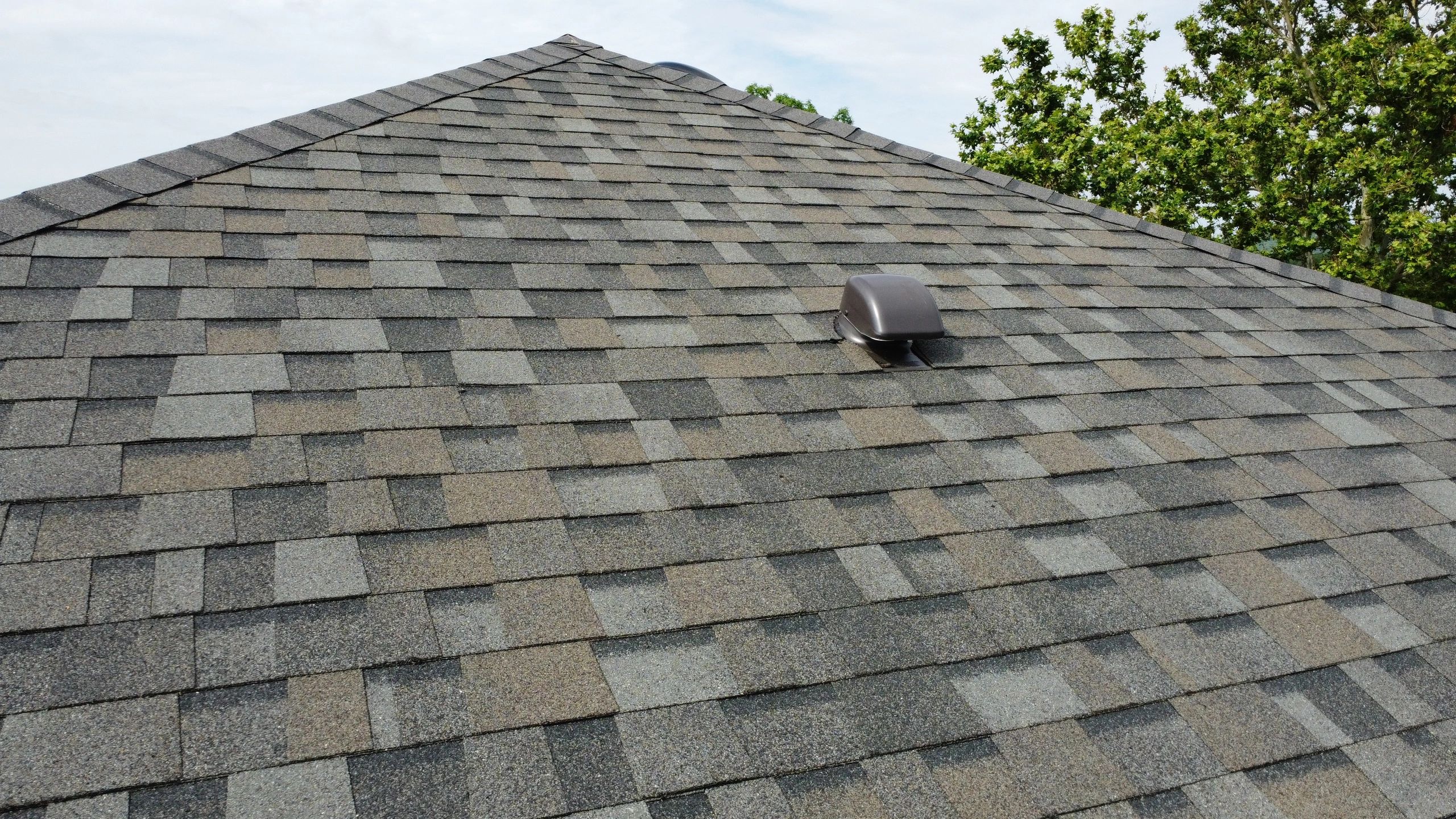 Owens Corning Roofing: ProEdge™ Hip & Ridge Shingles