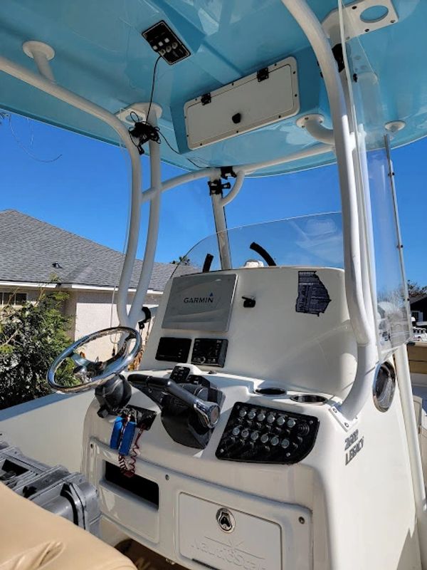 The center console Helm and Captains Control of the Vessel.