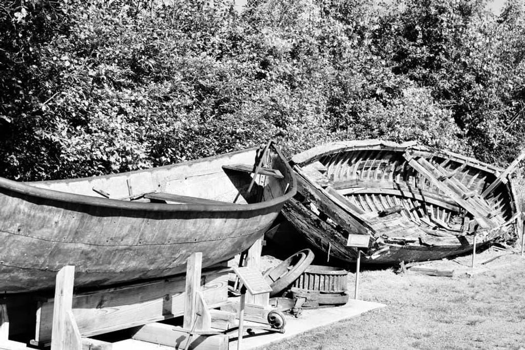 black/white of old boats