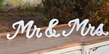 Mr and Mrs sign for wedding rentals