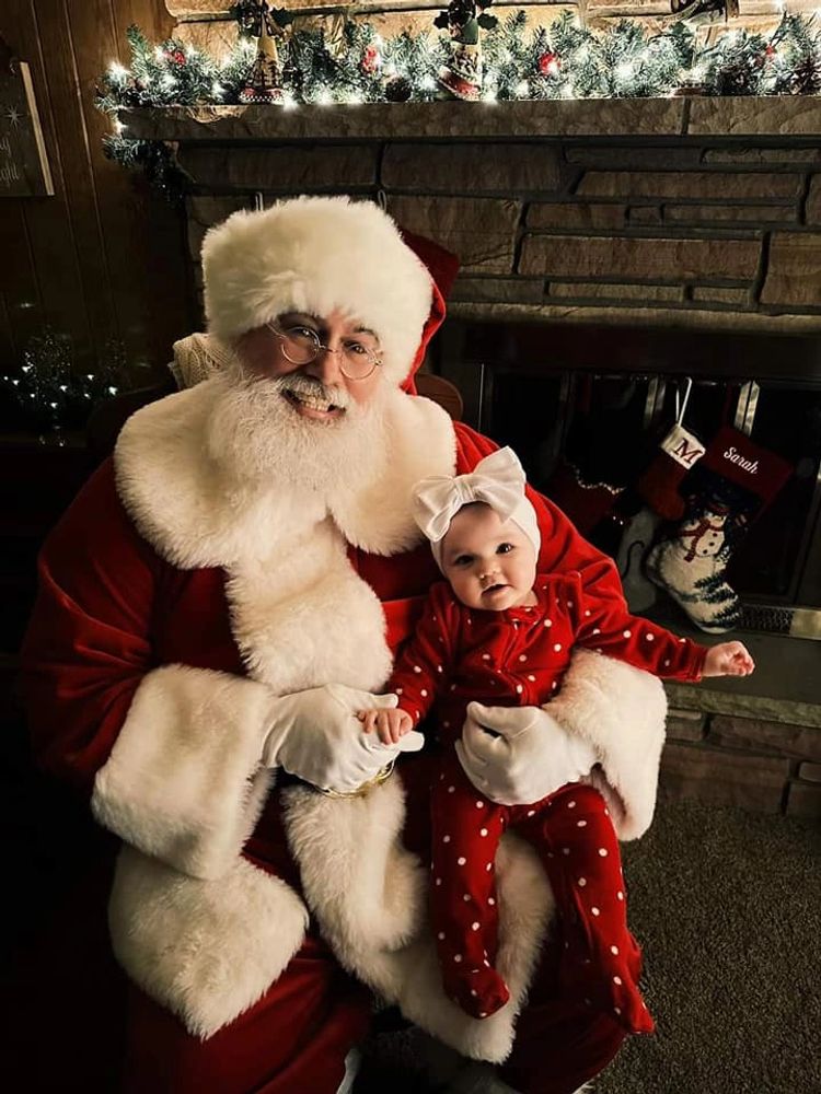 Fox River Santa with his favorite little elf!