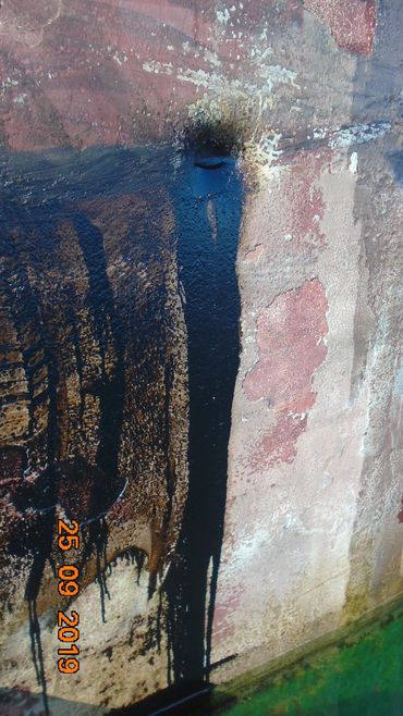 Pollution case after hull damage