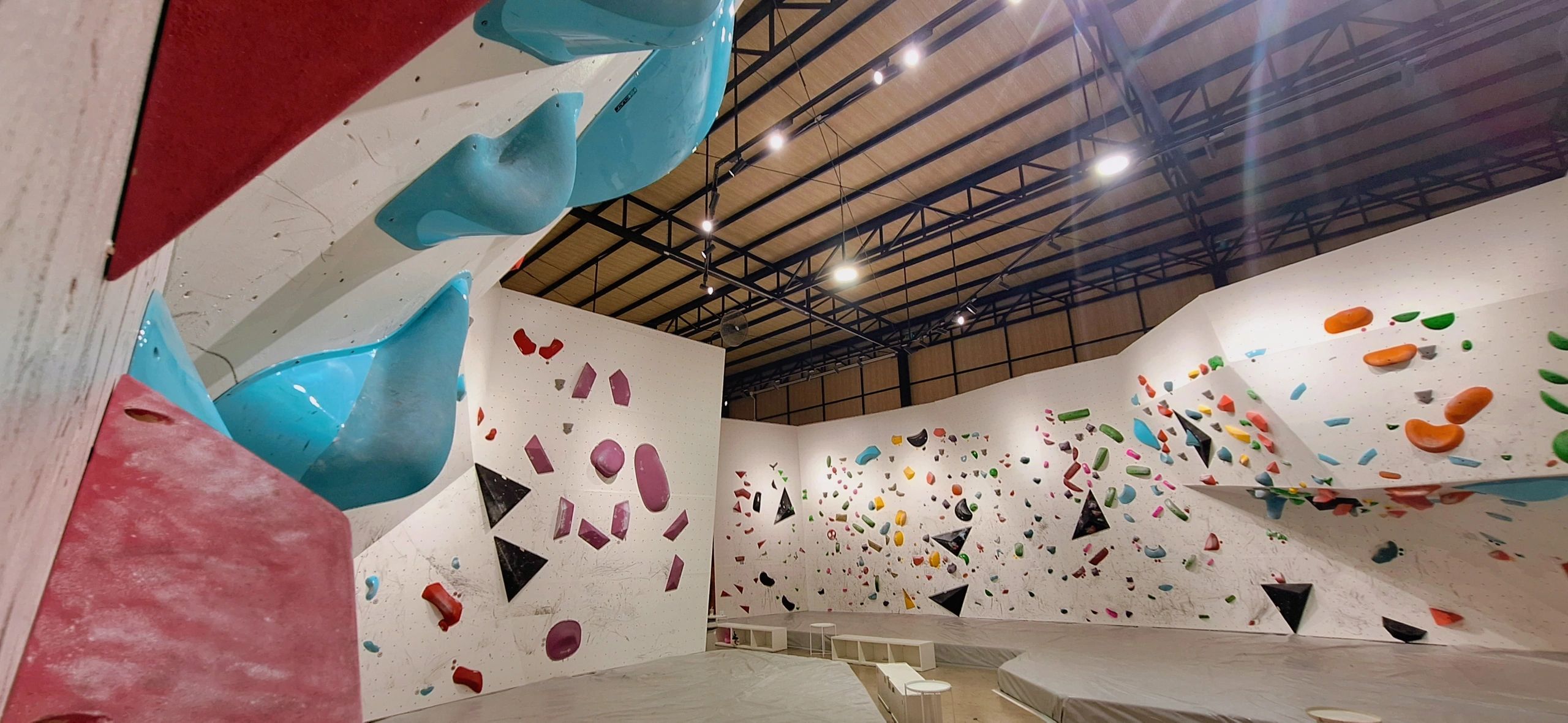 Bouldering, Rock Climbing Gym, ปีนหน้าผา Eagle Eye Climb Bangkok
