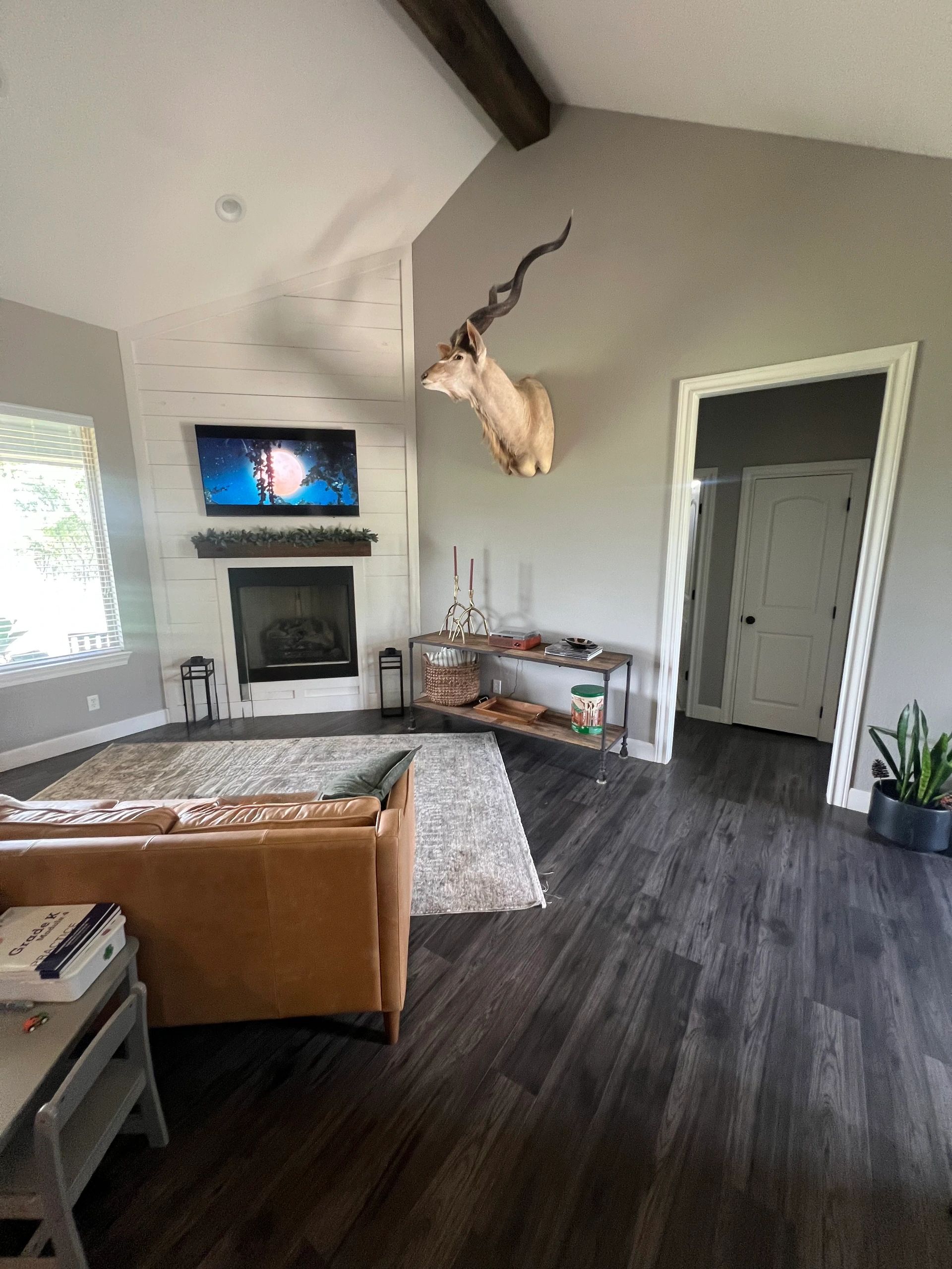 Rustic Farmhouse Living Room 
