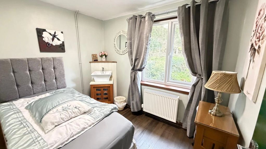 Single Room on the first floor with views of the forest.