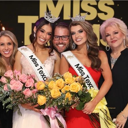 Current Miss Texas' Teen Emma Fossum
and Miss Texas Sadie Schiermeyer