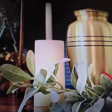 CREMATION URN