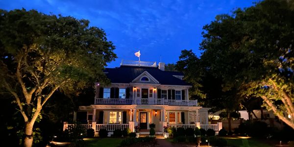 professional outdoor lighting