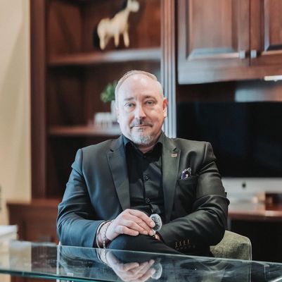 Roberto Ficzere | The Roberto Report