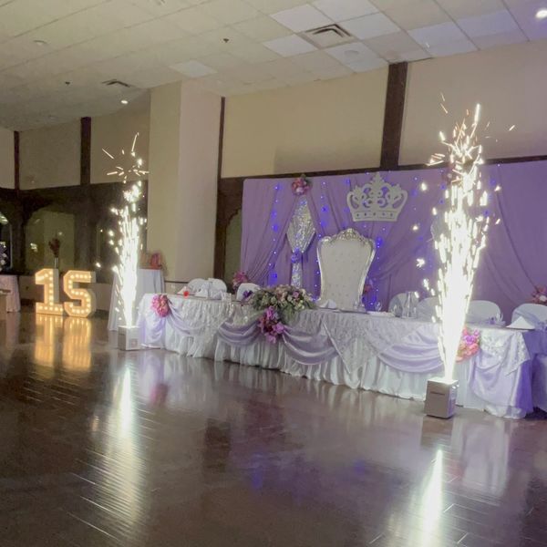 Cold spark machine EFX for quinceanera in action.