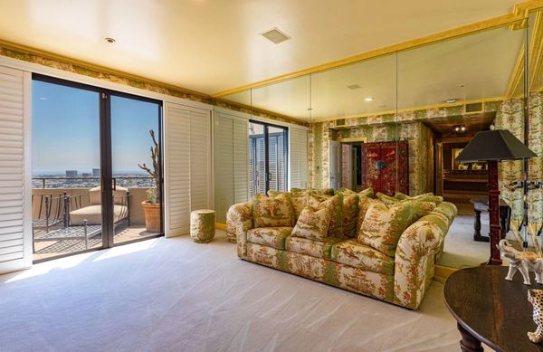 VALLEY LEATHER FURNITURE