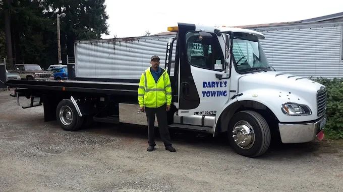 Daryl's Towing logo