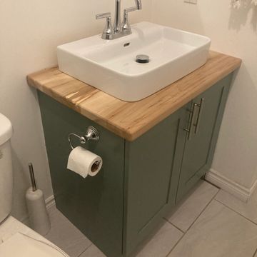 meuble de salle de bain avec comptoir en plaine d'ambrosia et fini en epoxy