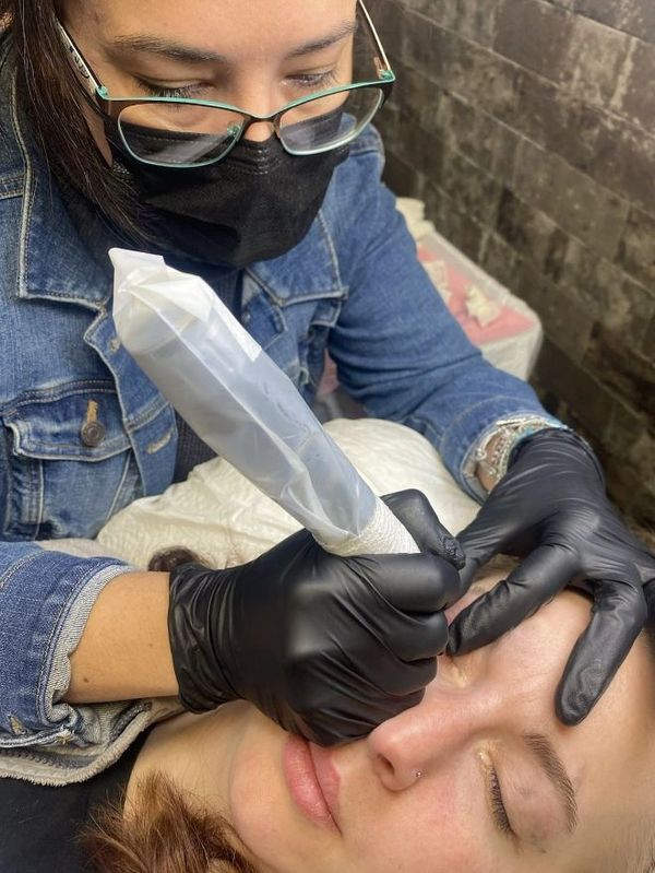 Permanent makeup, eyeliner o'fallon, bomb brows, pmu, tattoo eyeliner near me, tattoo eyeliner belle