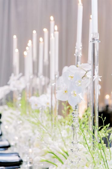 Columbus wedding flower installation
modern luxury head table