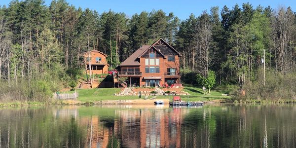 This is Clearwater Shore's sister vacation rental Grass Lake Lodge in Big Rapids, MI