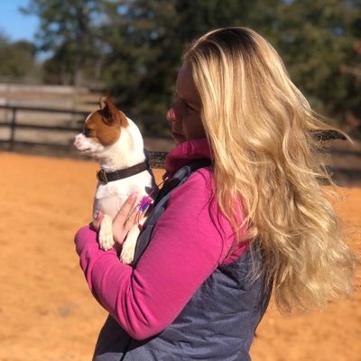 Elli Meinert
Owner
Certified Equine Sport Therapist
