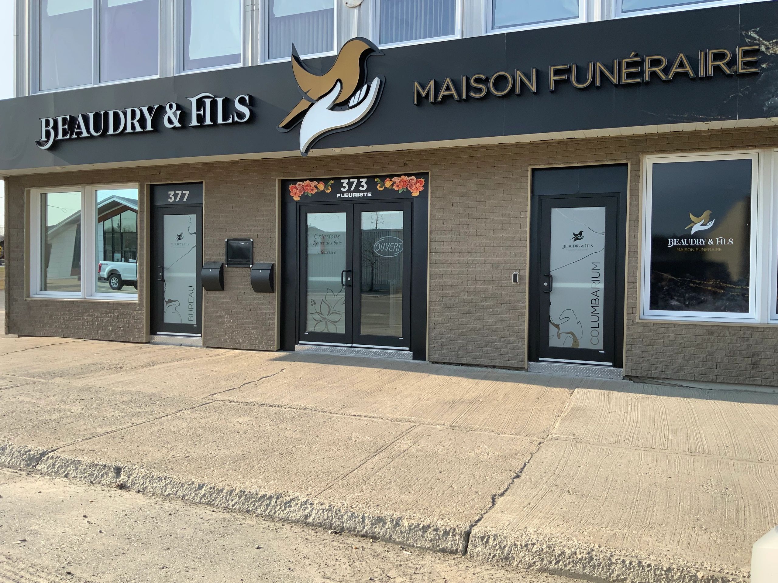 Créations Fleurs des bois est située au 373, 3 rue Chibougamau G8P 1X6
418-770-6824