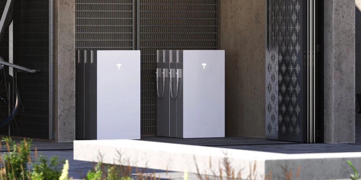 Tesla Powerwall 3s with expansion packs