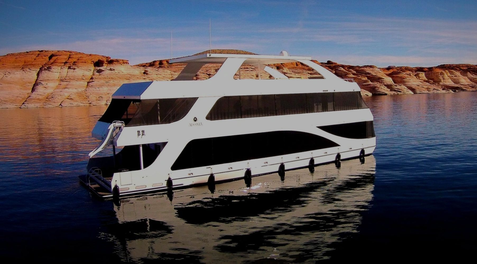 Largest houseboat on lake powell