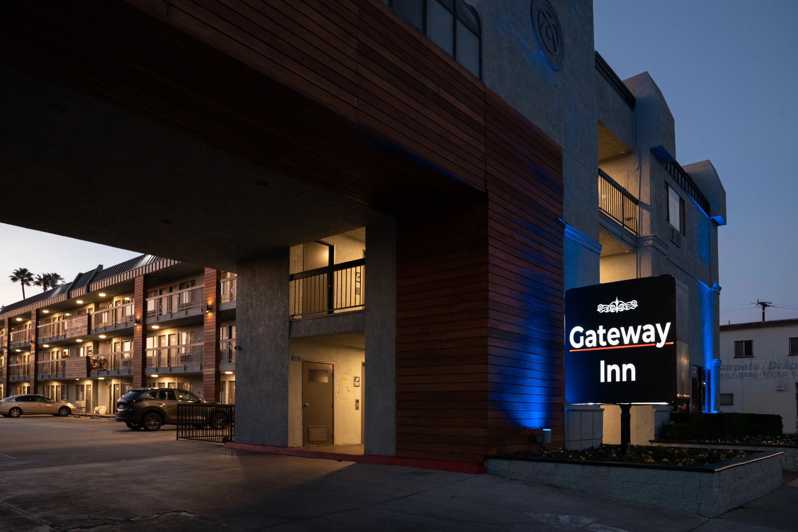 GATEWAY INN GARDENA