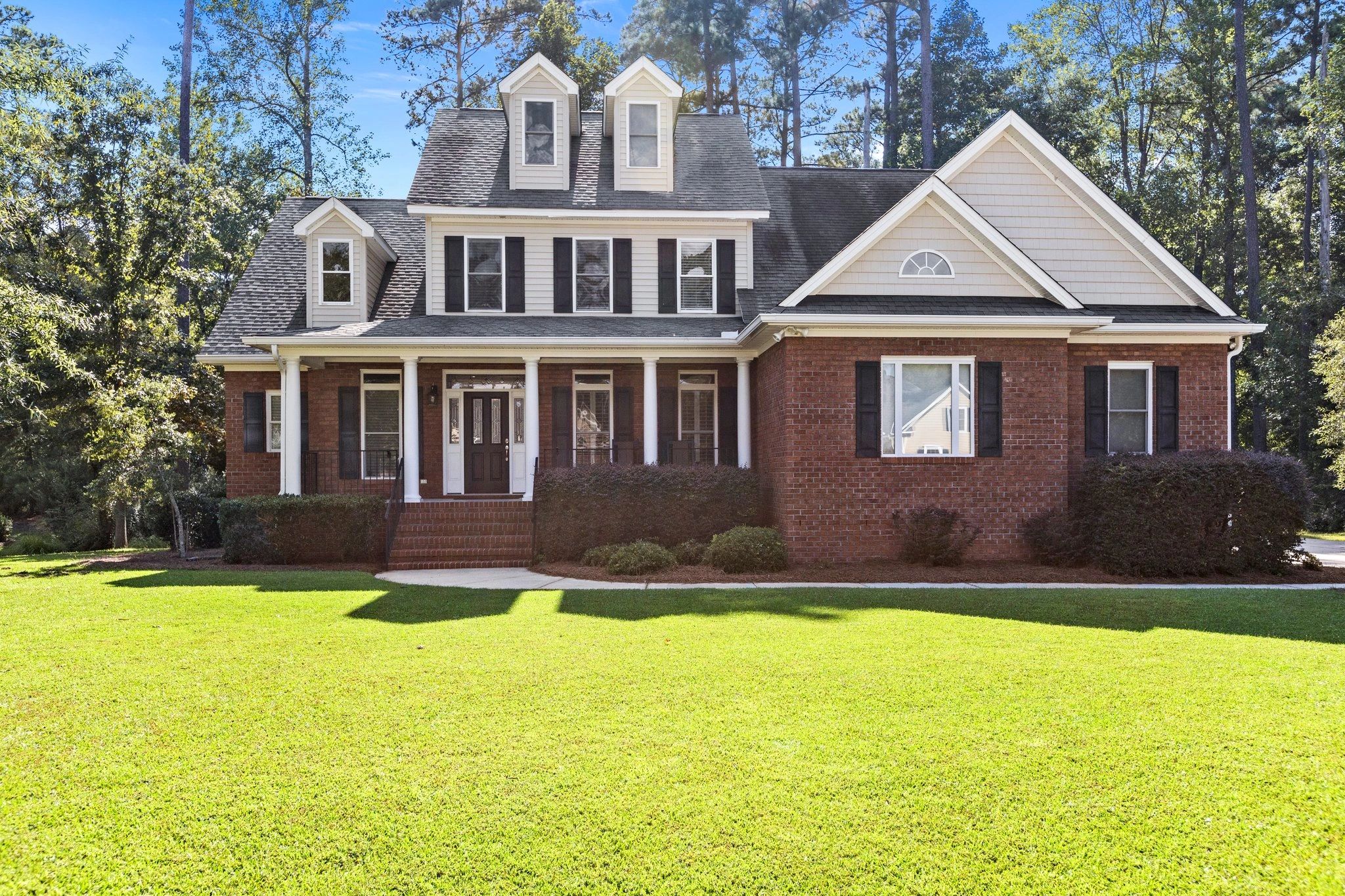 JUST LISTED 4330 Periwinkle Pl