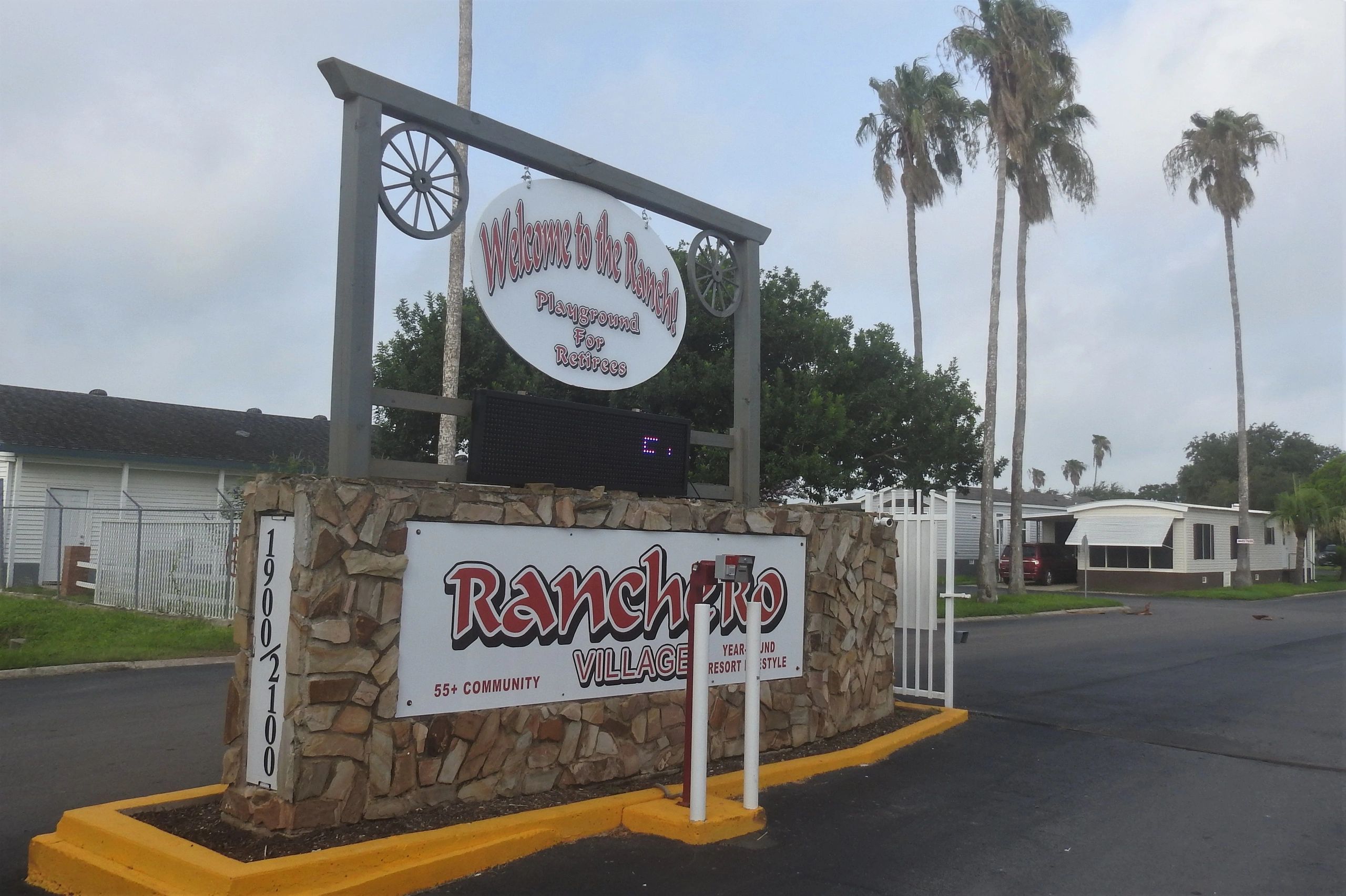 Ranchero Village RV park in Weslaco, TX (photo 1)