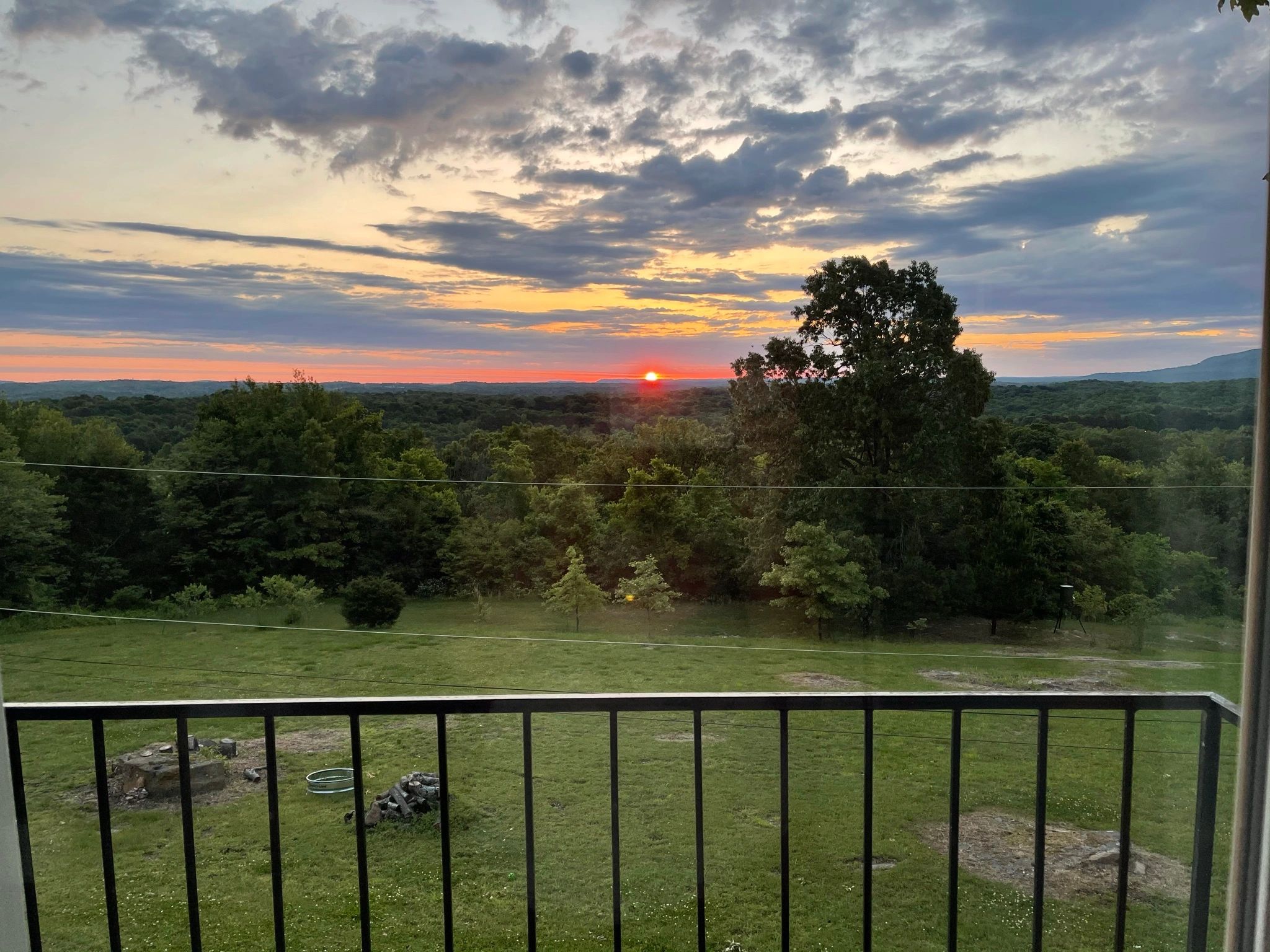 Mountain View Magic: Your Arkansas Adventure Awaits at the RV Park & Guest House Motel