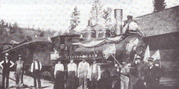First train through Curlew, WA. 1902.