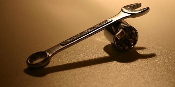 Marine mechanic service and repairs
